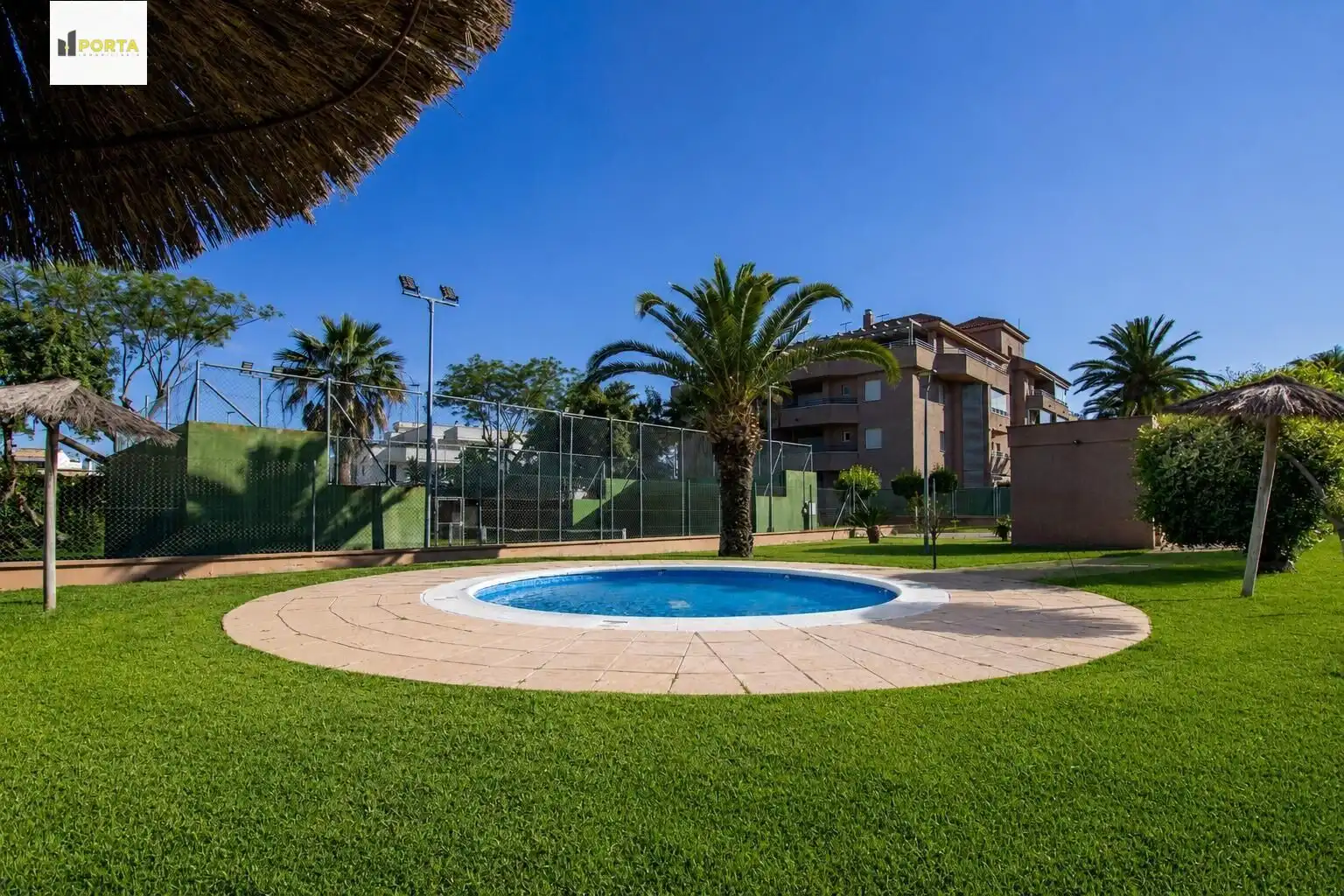 Piso con piscina en venta en El Pino - Bajo de Guía