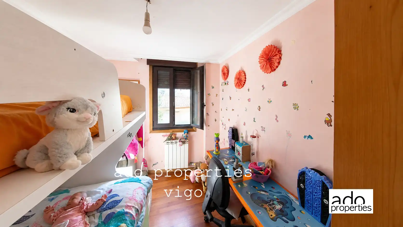 Schlafzimmer von Wohnung zum Verkauf in Redondela mit Heizung, Parkett und Möbliert