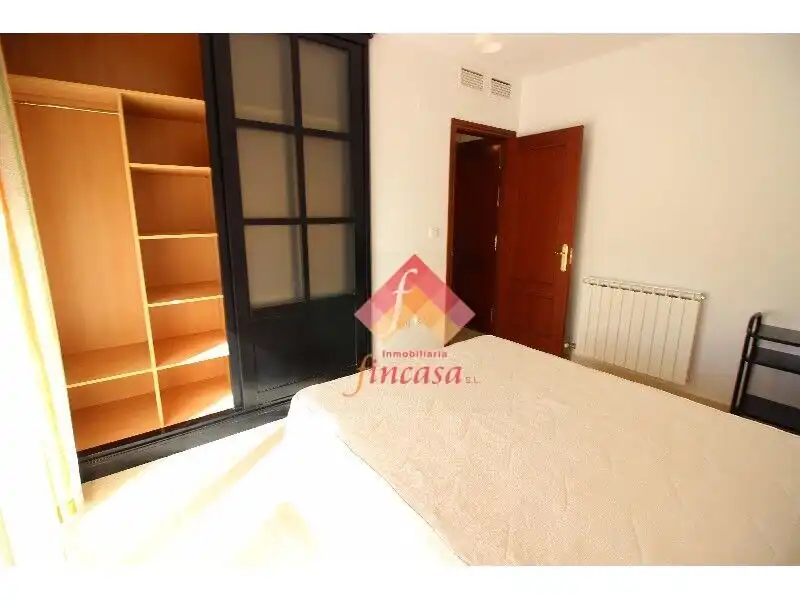 Dormitori de Àtic en venda en Ronda amb Calefacció, Terrassa i Moblat