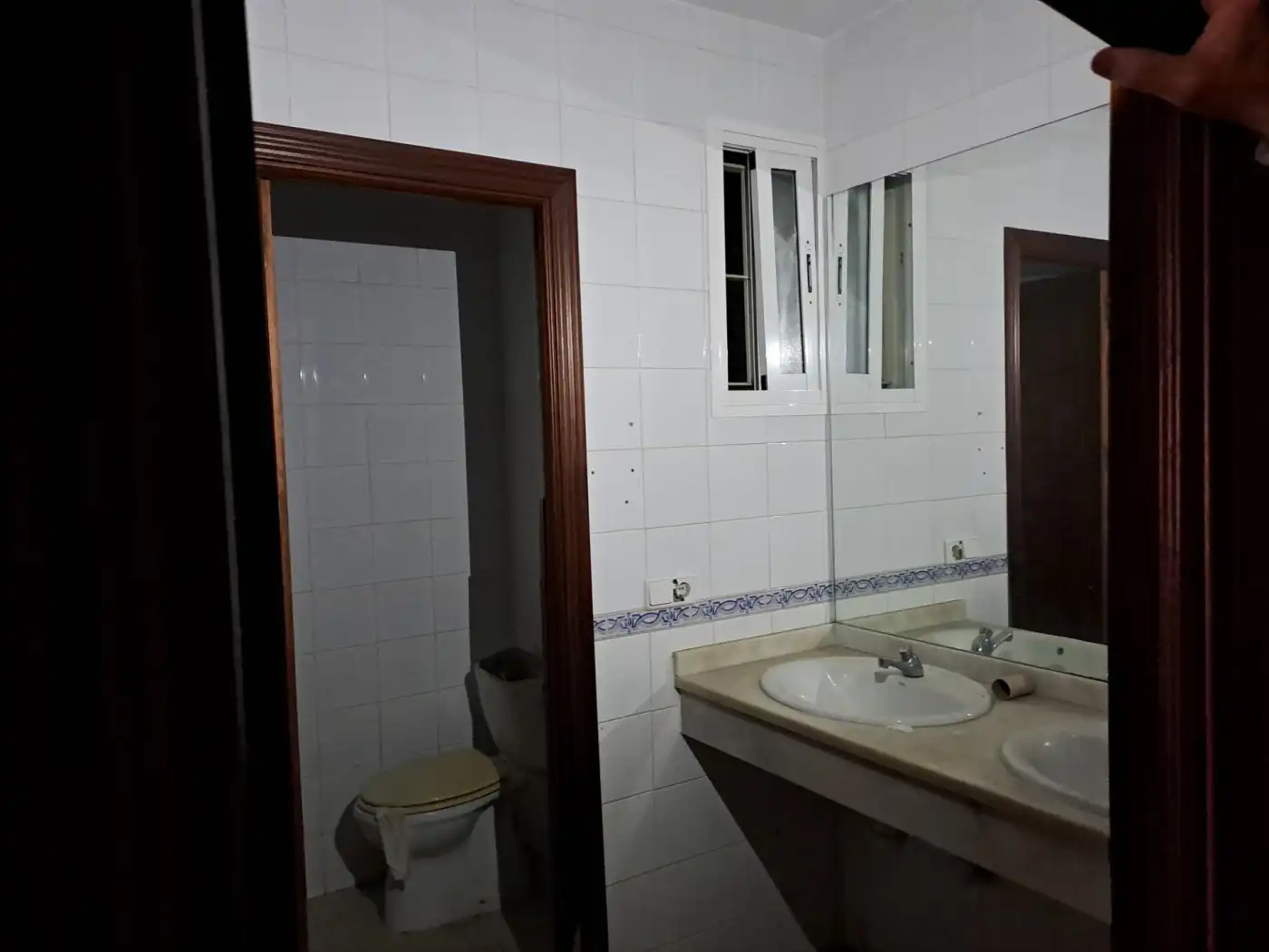 Baño de Local de alquiler en Villaverde del Río