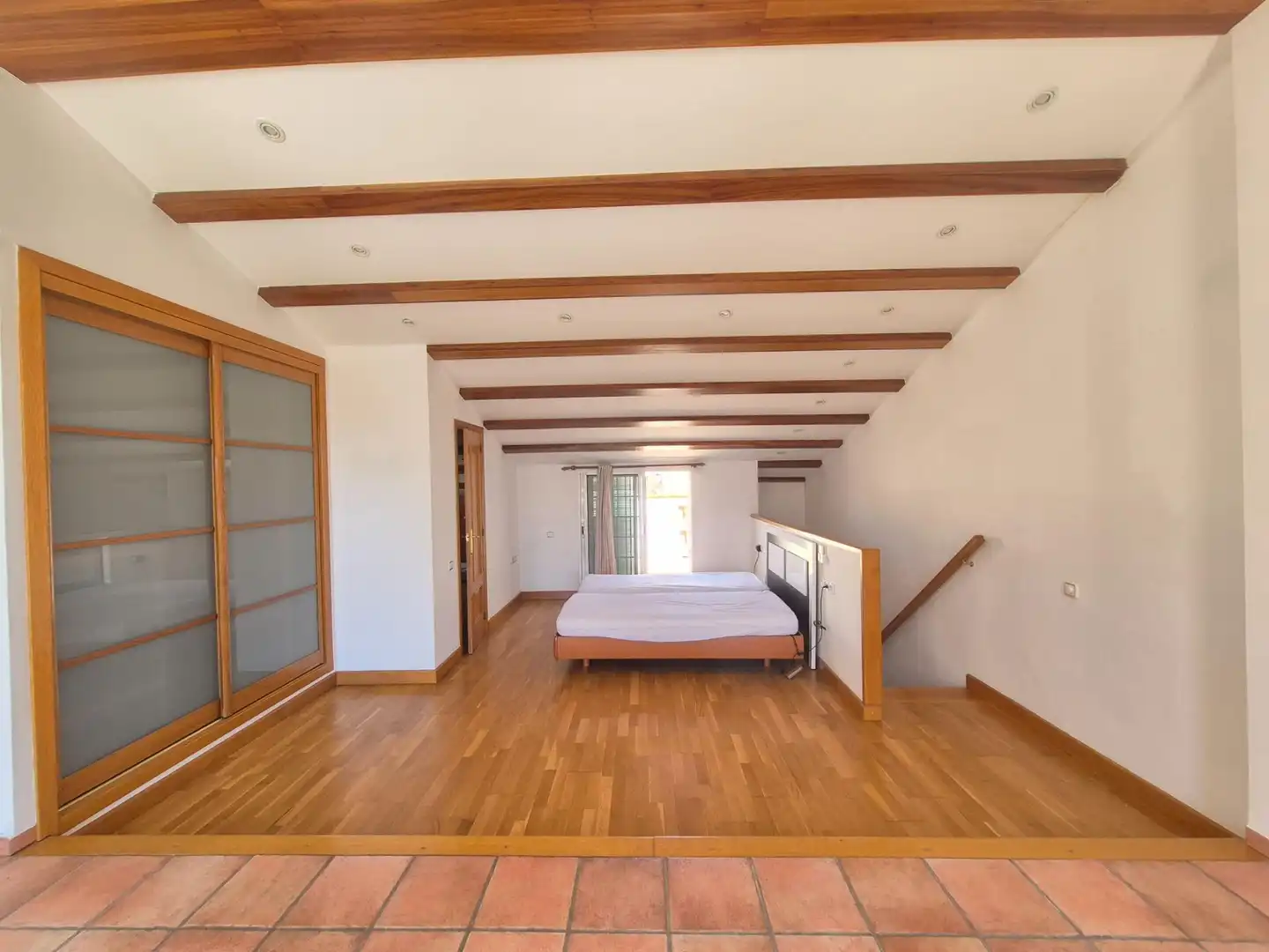 Casa adosada de alquiler en Manises con Aire acondicionado, Terraza y Amueblado
