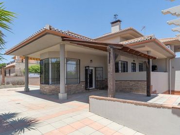 Villa à vendre à Calle Calle Reina Sofía 31