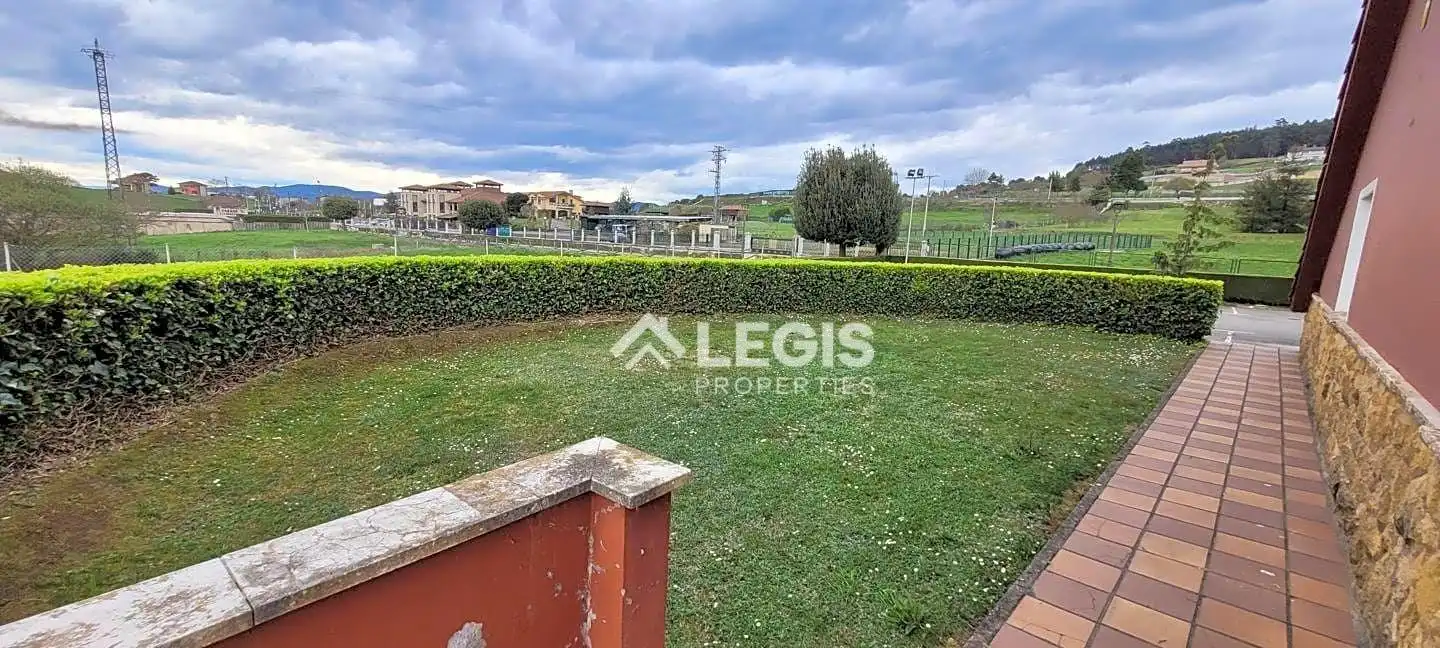Edificio en venta en Llanera