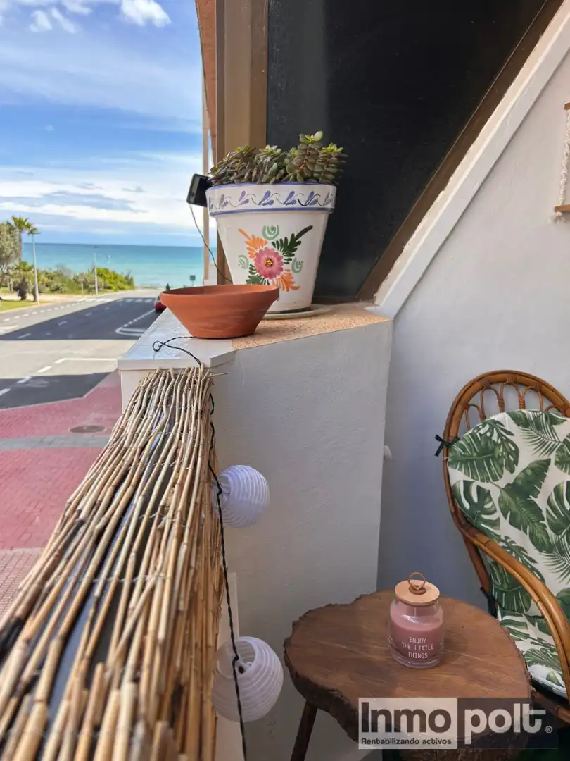 Terrassa de Apartament de lloguer en Torrevieja amb Jardí privat, Moblat i Forn