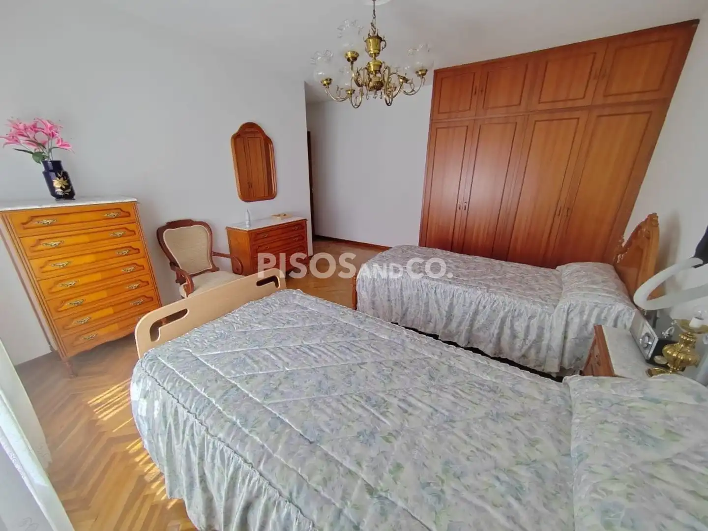Habitación de Piso en venta en A Coruña Capital  con Calefacción, Trastero y Amueblado