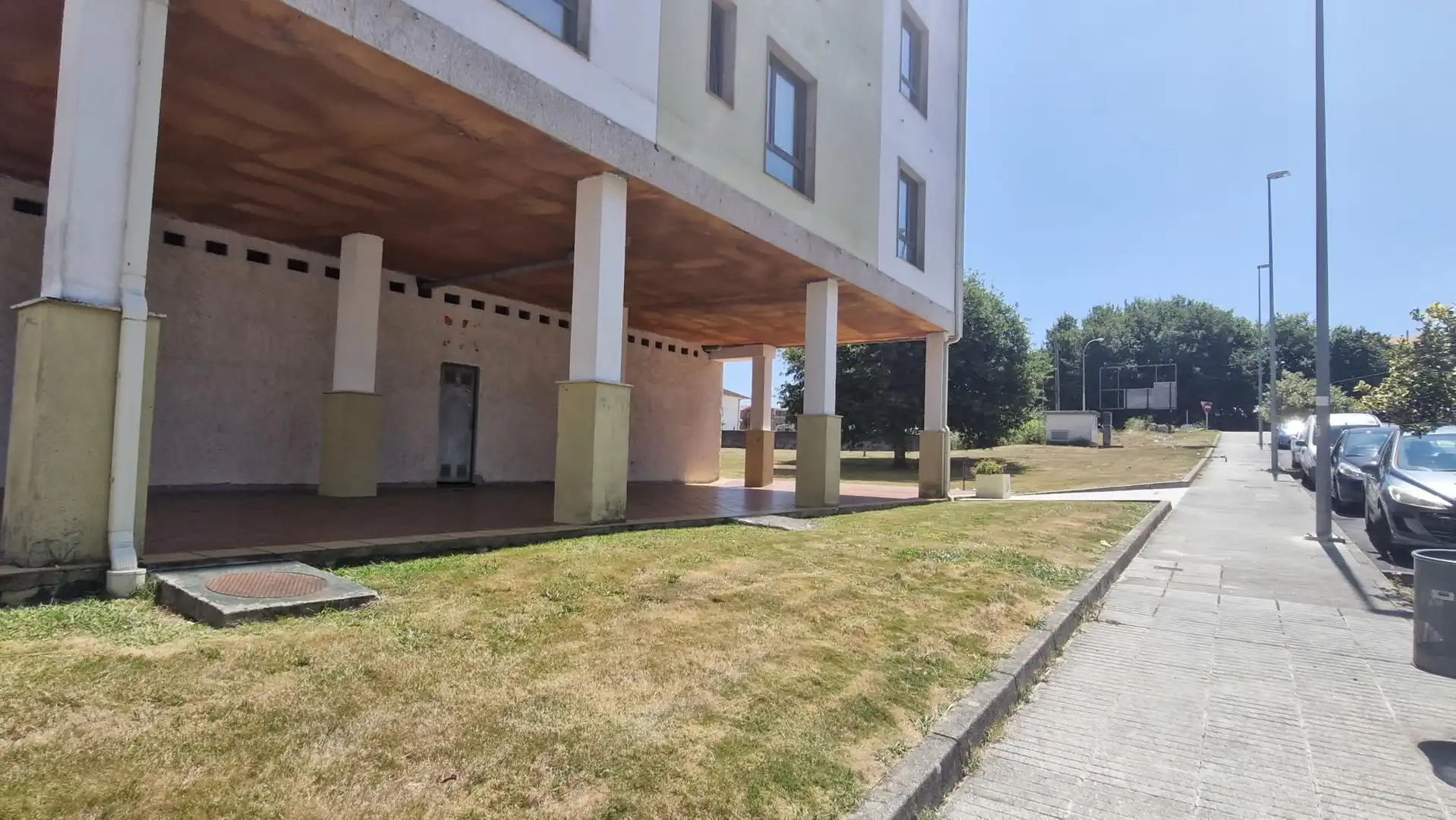 Exterior view of Office for sale in Brión
