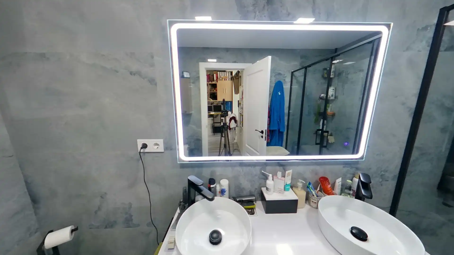 Bathroom of Flat for sale in Sabadell  with Air Conditioner, Heating and Parquet flooring