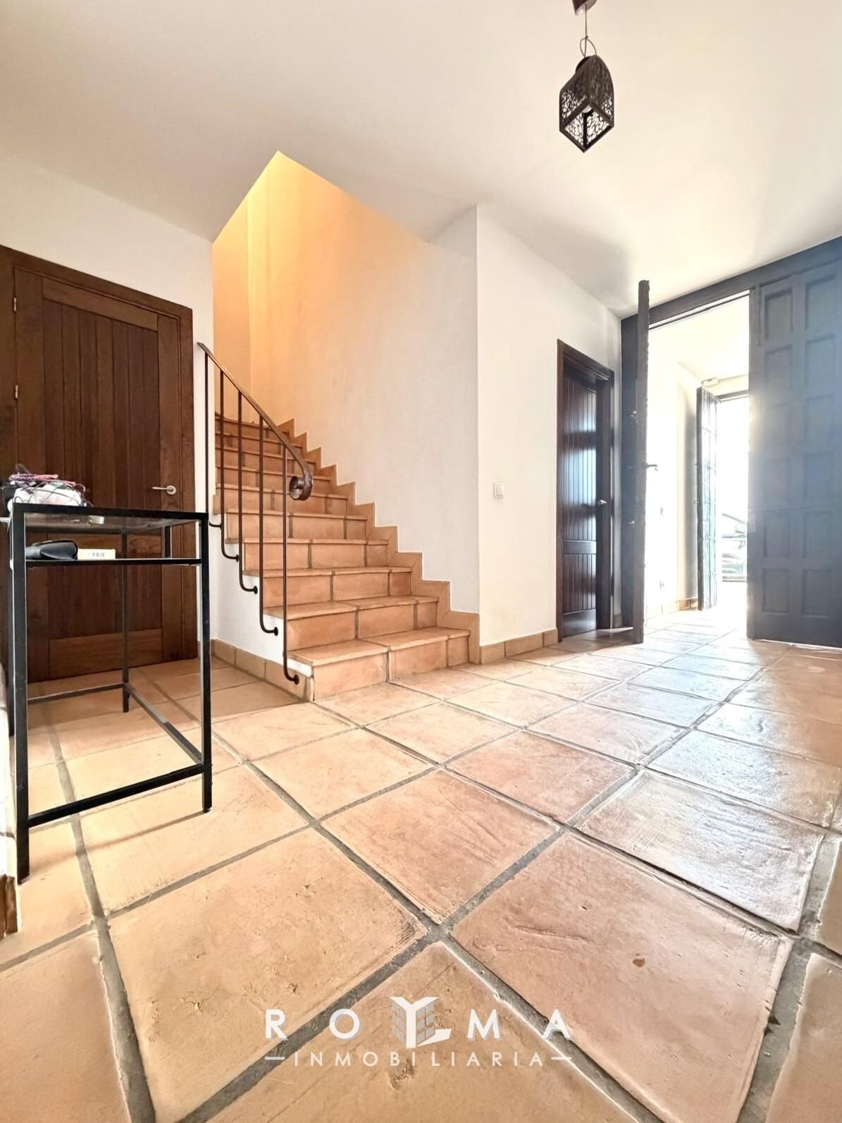 Single-family semi-detached for sale in Dos Hermanas  with Air Conditioner, Heating and Private garden