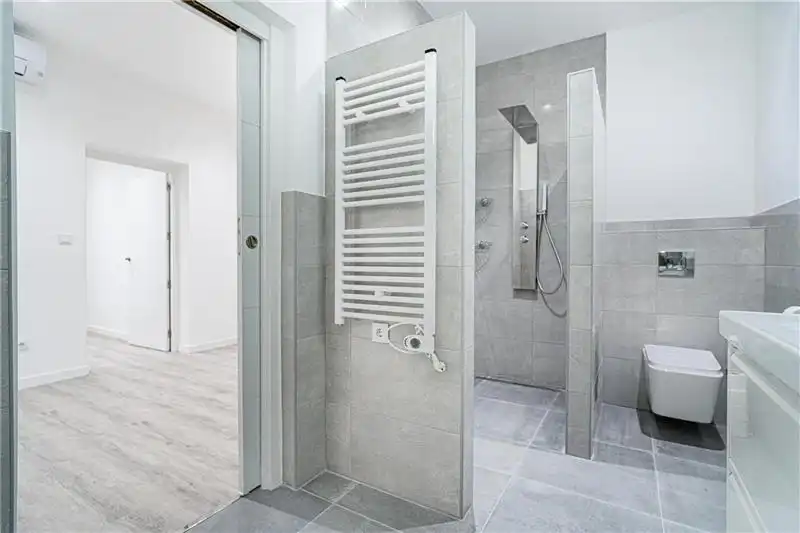 Badezimmer von Erdgeschoss zum Verkauf in  Palma de Mallorca mit Klimaanlage und Terrasse