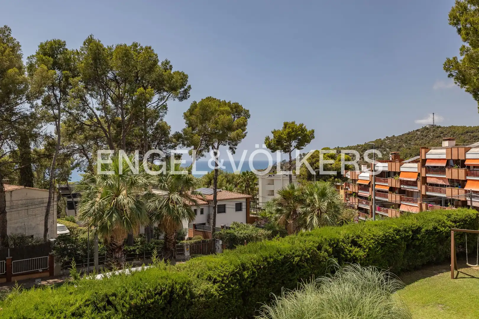 Vista exterior de Pis en venda en Castelldefels amb Calefacció, Jardí privat i Terrassa