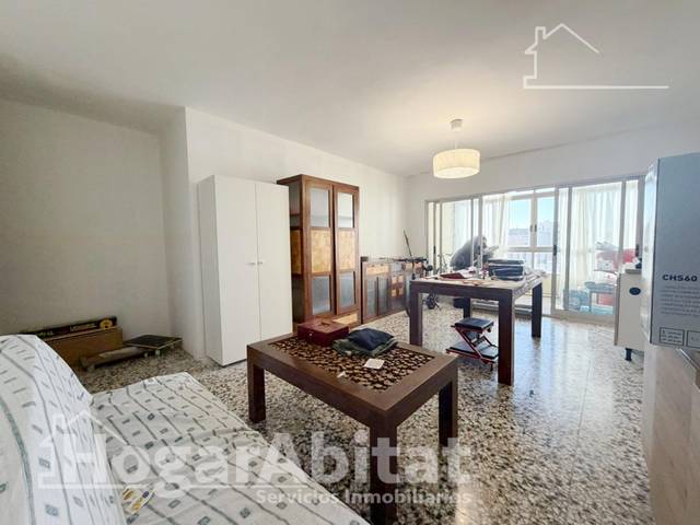 Piso en Venta en Calle MAESTRA MARIA ROCA en Núcleo Urbano