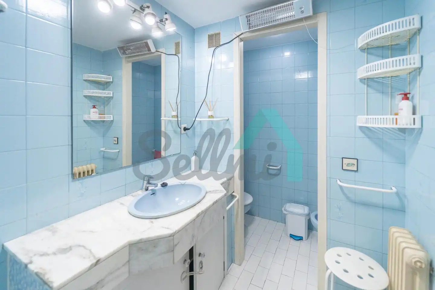 Bathroom of Flat for rent in Oviedo   with Heating, Parquet flooring and Terrace