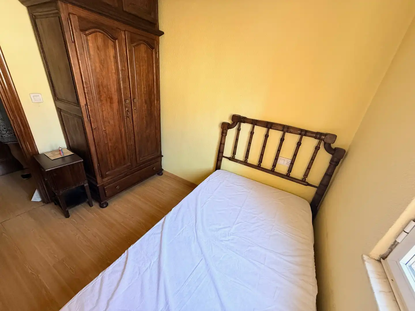 Dormitori de Apartament de lloguer en León Capital  amb Calefacció, Moblat i Forn
