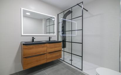 Bathroom of Flat for sale in Manresa  with Terrace and Balcony