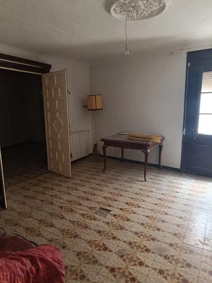 Dormitori de Edifici en venda en Alagón