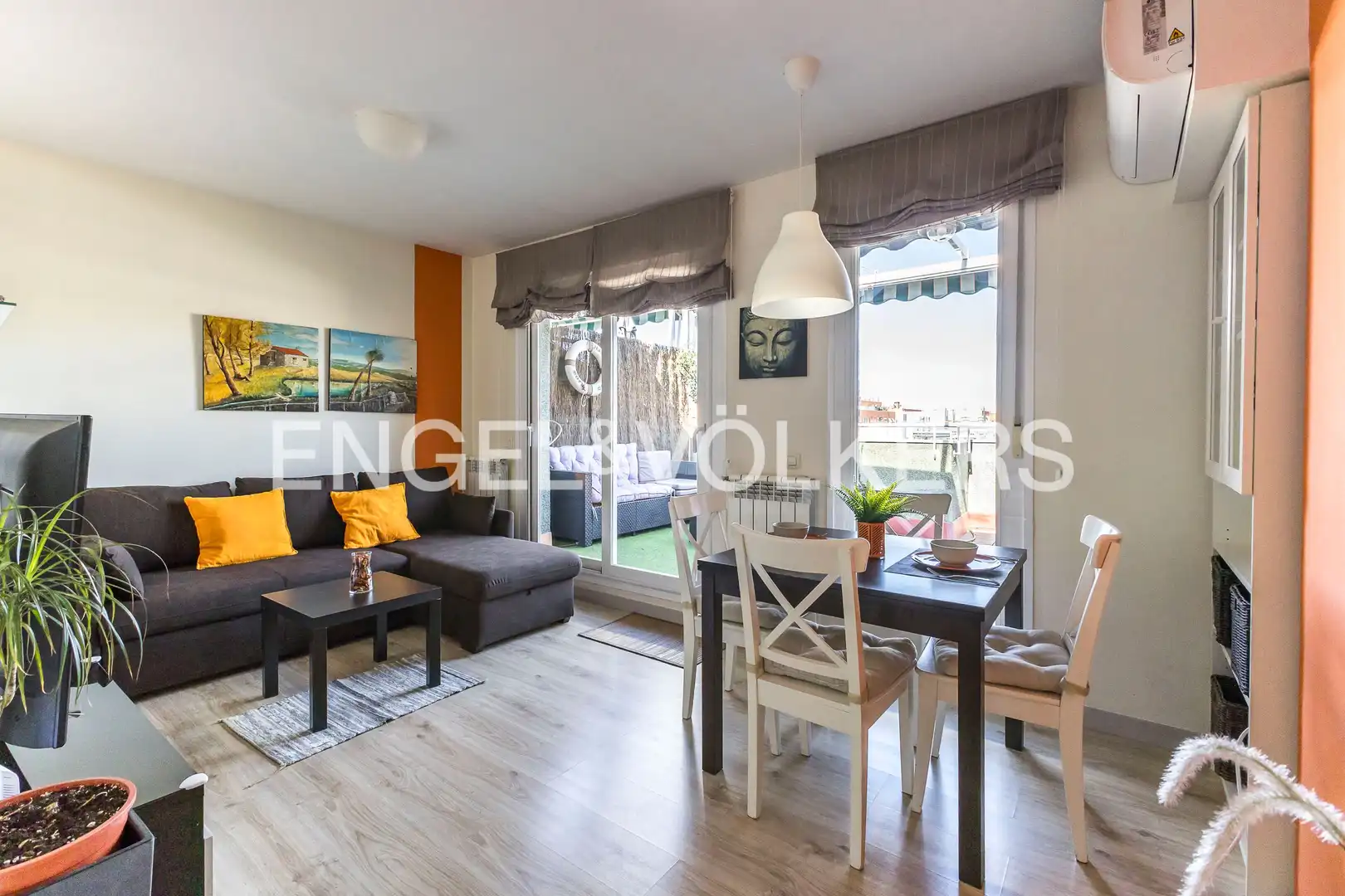 Sala d'estar de Àtic de lloguer en Madrid amb Aire condicionat, Calefacció i Parquet
