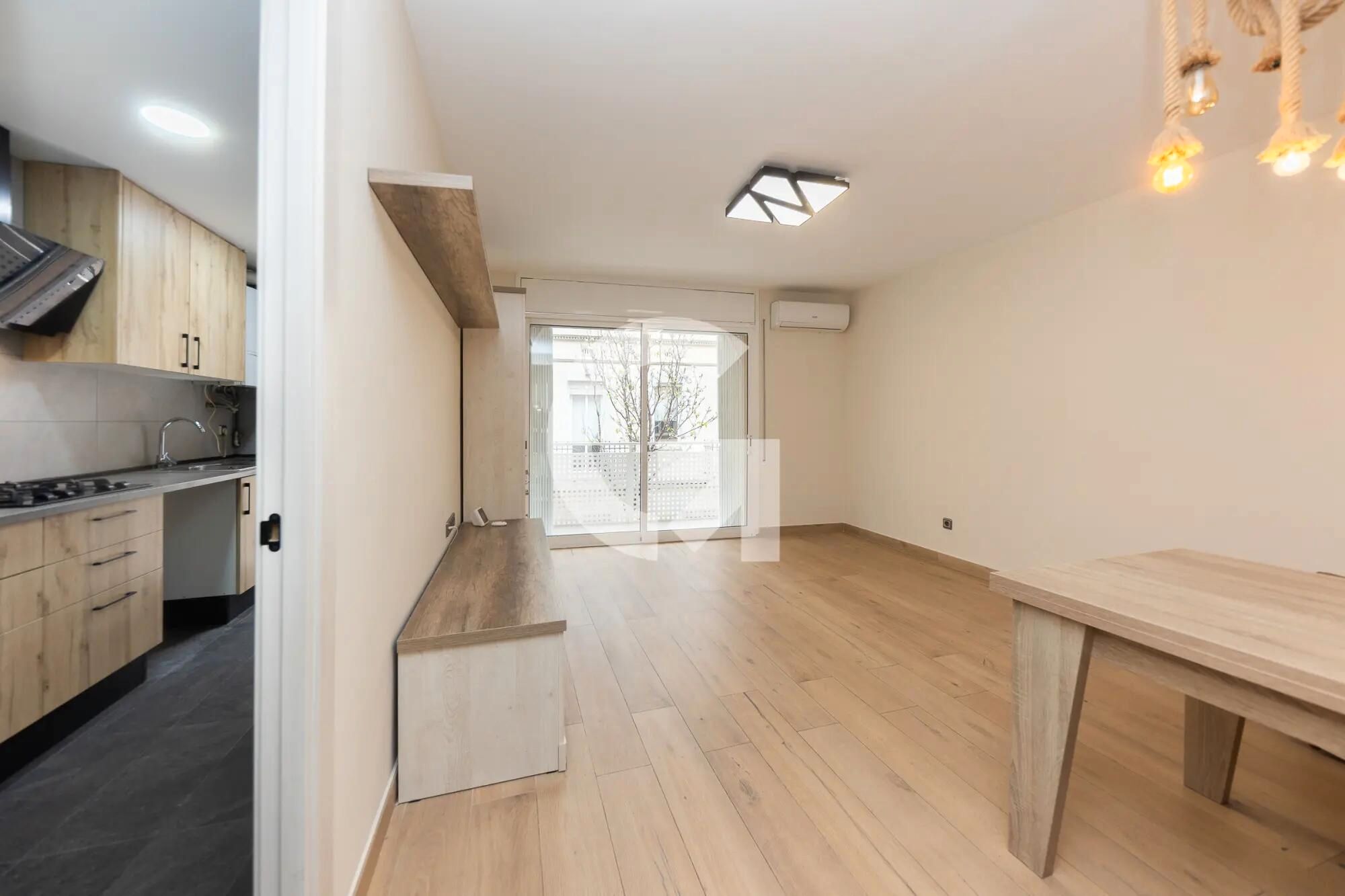 Flat for sale in L'Hospitalet de Llobregat  with Air Conditioner, Heating and Terrace