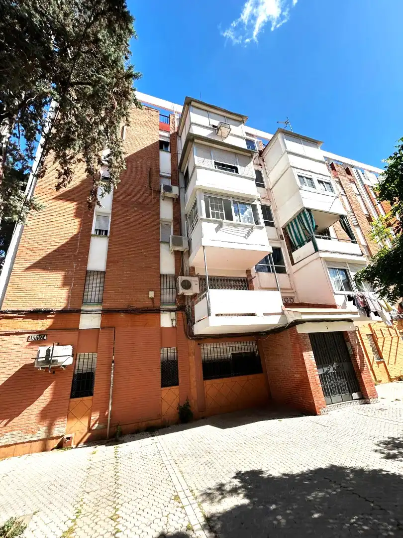Vista exterior de Piso en venta en Sevilla con Aire acondicionado