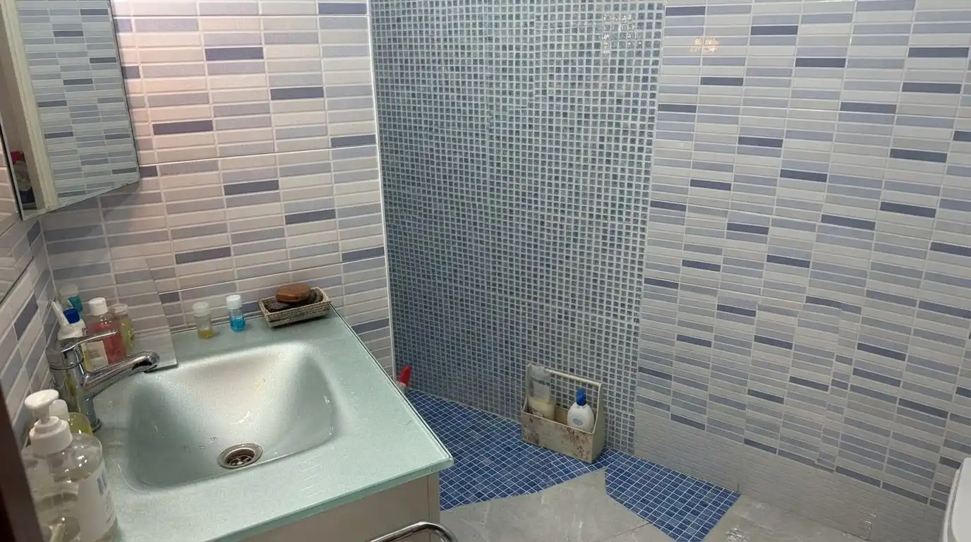 Bathroom of Apartments for sale in Salou  with Terrace and Community pool