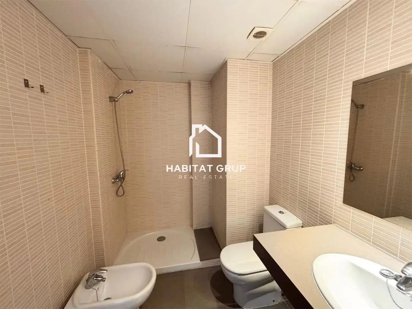 Bathroom of Flat for sale in Maó - Mahón  with Air Conditioner