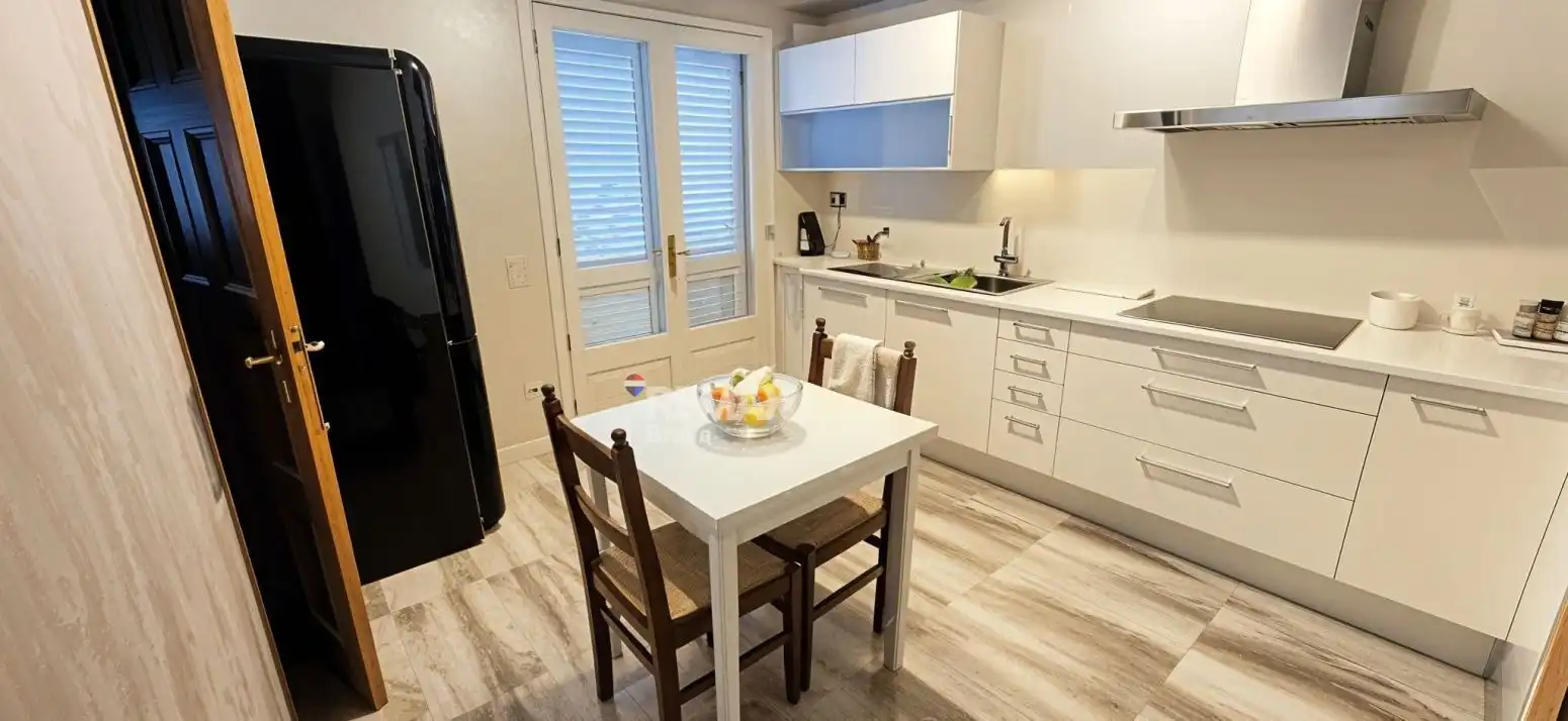 Cocina de Casa adosada en venta en Celrà con Aire acondicionado, Jardín privado y Terraza