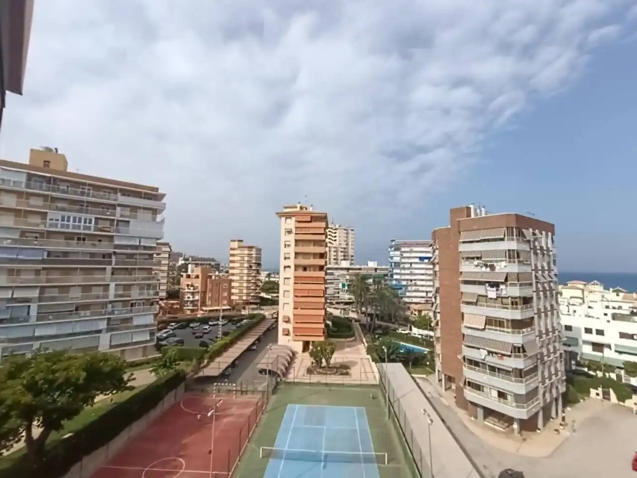 Vista exterior de Apartament de lloguer en El Campello amb Aire condicionat, Terrassa i Moblat