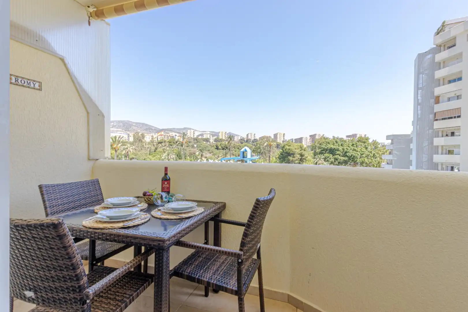 Apartamento en venta en Avenida Avenida de Rocío Jurado, Parque de la Paloma
