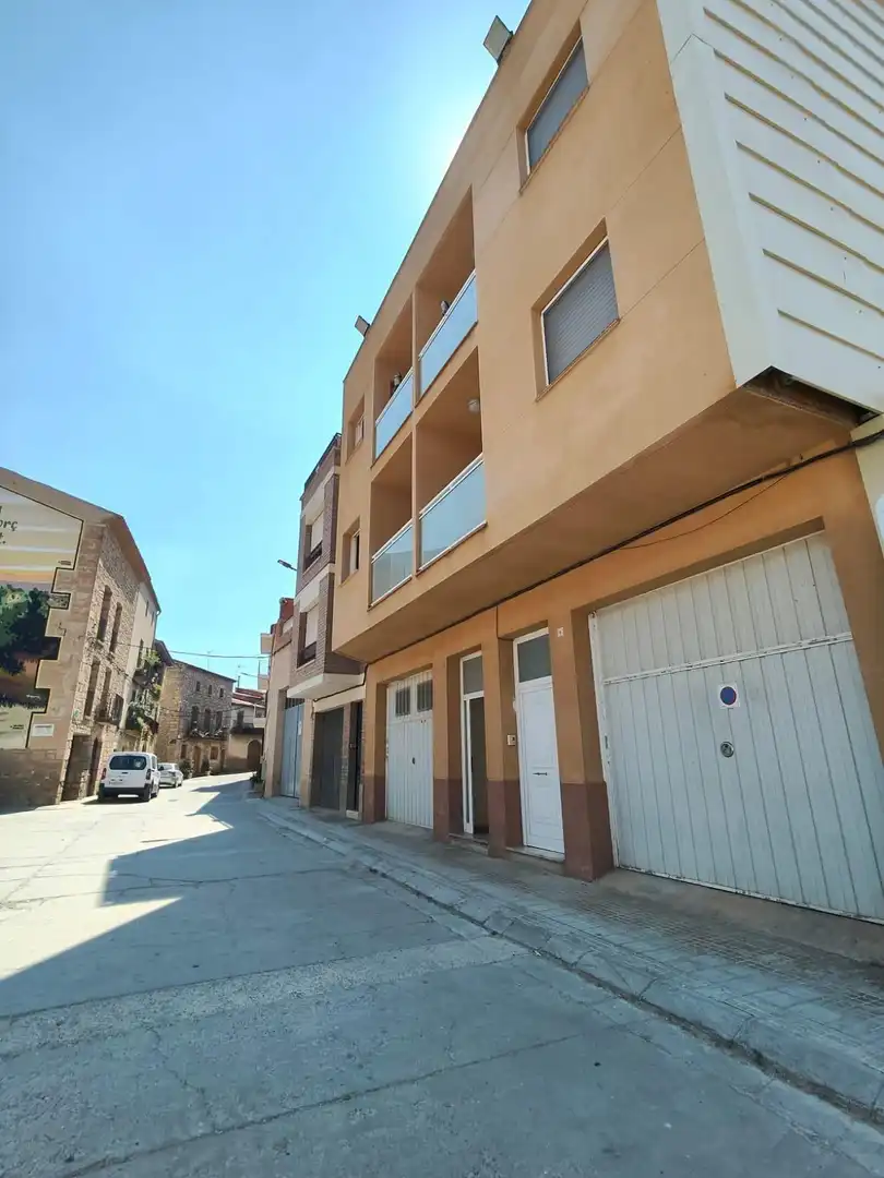Vista exterior de Casa adosada en venda en Torrebesses amb Aire condicionat