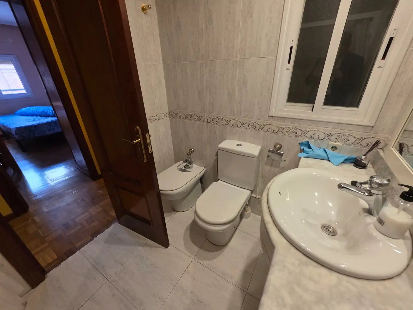 Badezimmer von Wohnung zum Verkauf in Madrid mit Klimaanlage, Heizung und Parkett