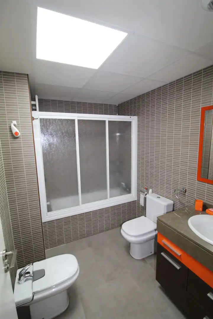 Baño de Piso de alquiler en Ciudad Real con Calefacción