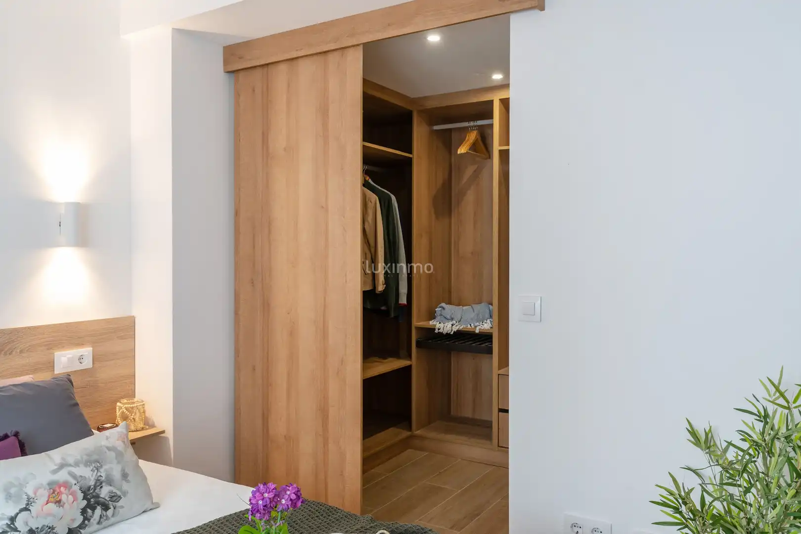 Schlafzimmer von Dachboden zum Verkauf in Jávea / Xàbia mit Klimaanlage, Abstellraum und Balkon