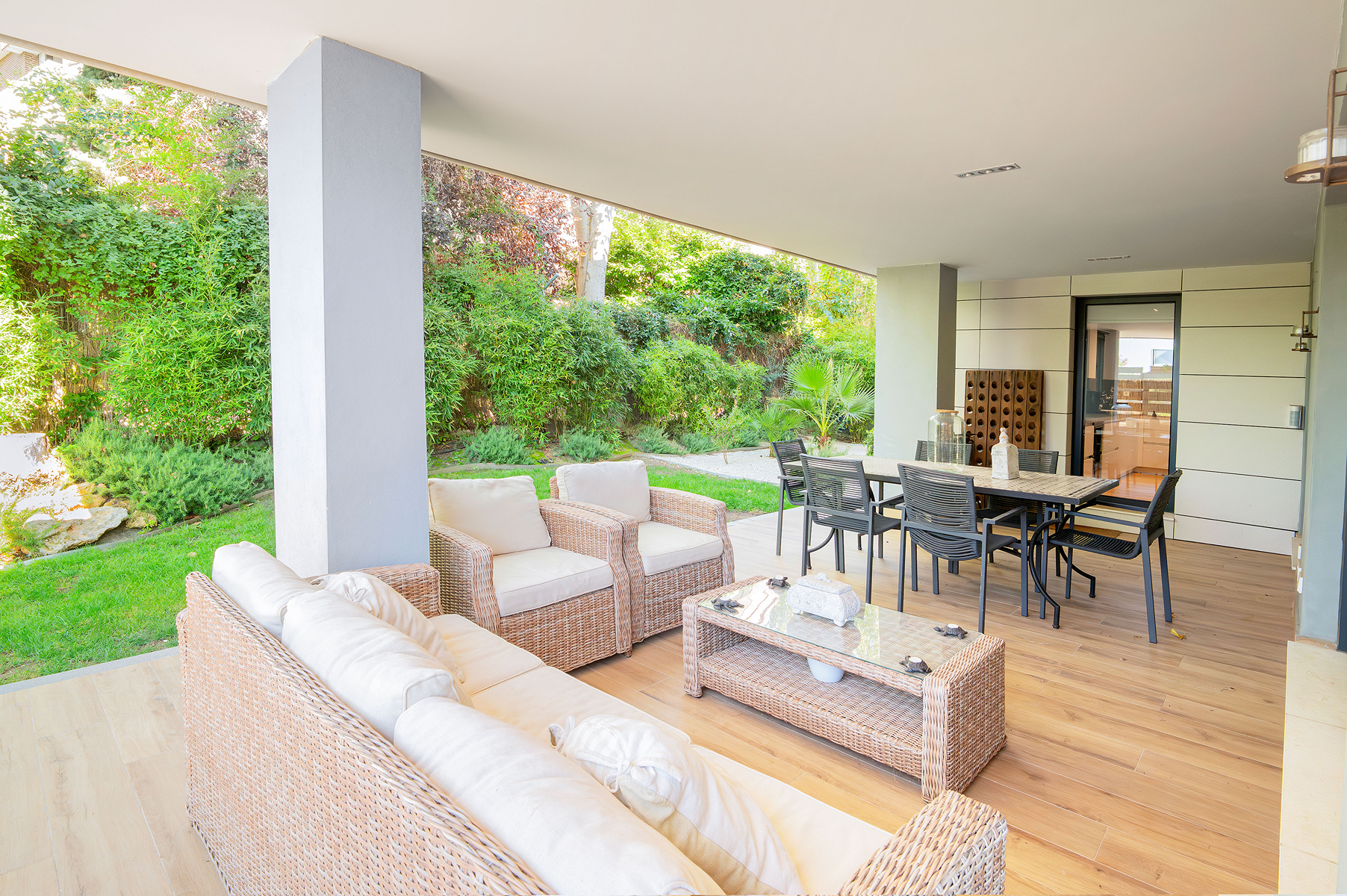 Terrasse von Wohnungen zum Verkauf in Las Rozas de Madrid mit Klimaanlage, Heizung und Privatgarten