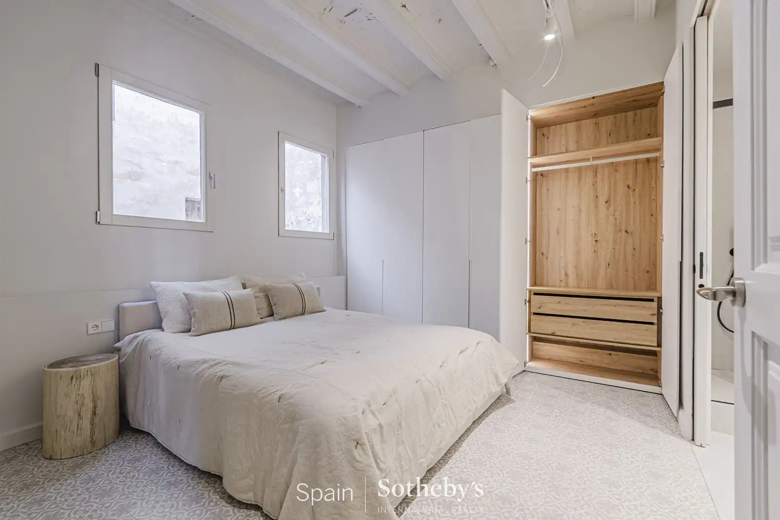 Dormitori de Apartament en venda en Barcelona amb Aire condicionat i Calefacció