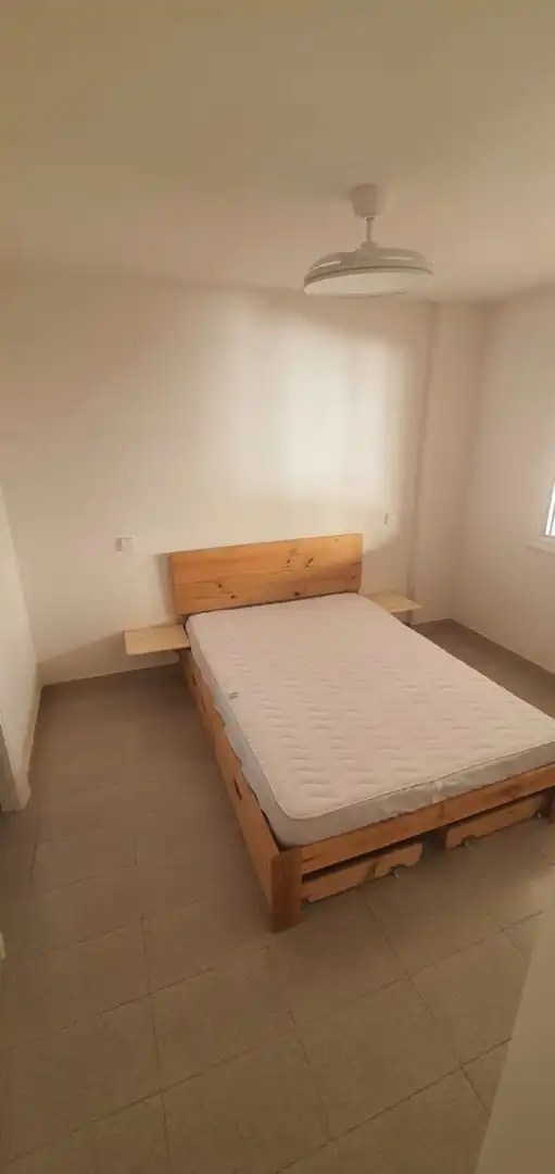 Habitación de Apartamento de alquiler en La Manga del Mar Menor con Calefacción, Piscina y Amueblado