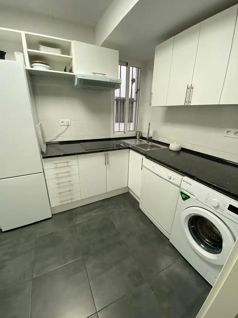 Cocina de Piso de alquiler en Sevilla con Aire acondicionado, Calefacción y Amueblado