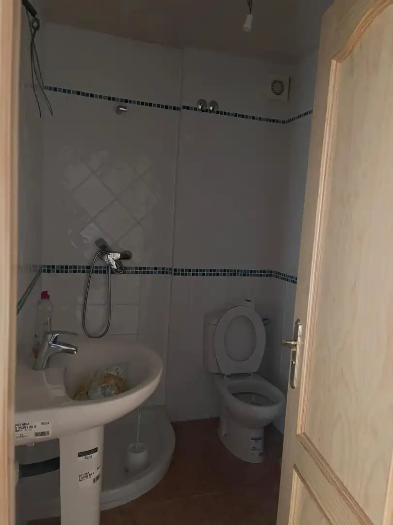 Badezimmer von Wohnung zum Verkauf in Genalguacil mit Terrasse und Abstellraum