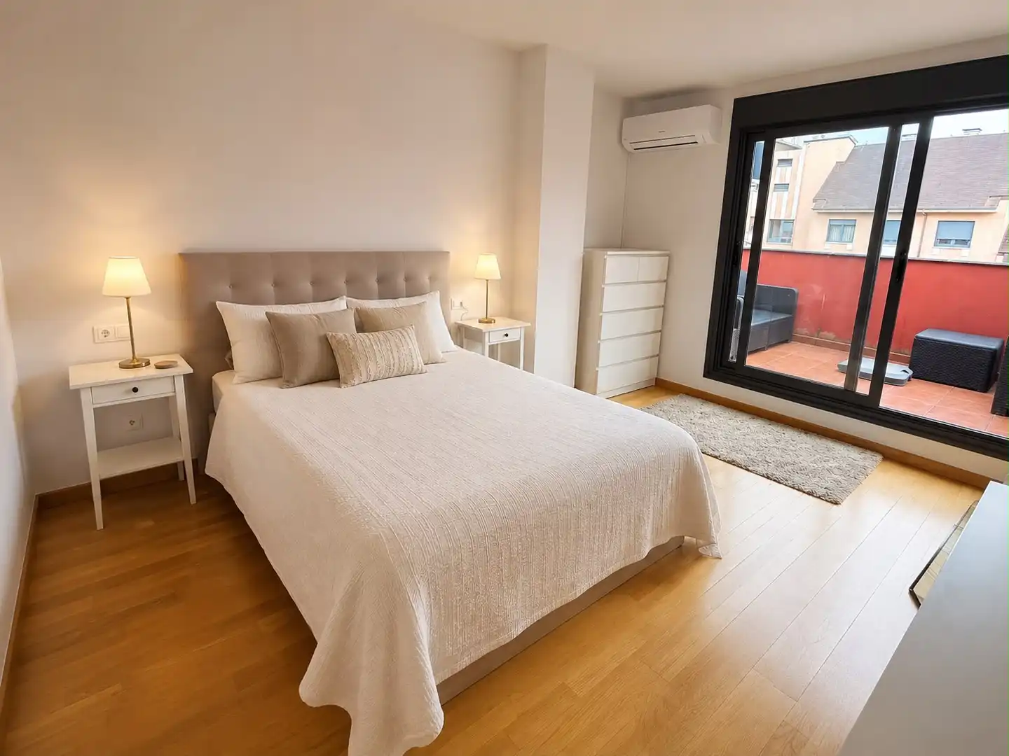 Bedroom of Flat for rent in Oviedo   with Air Conditioner, Heating and Parquet flooring