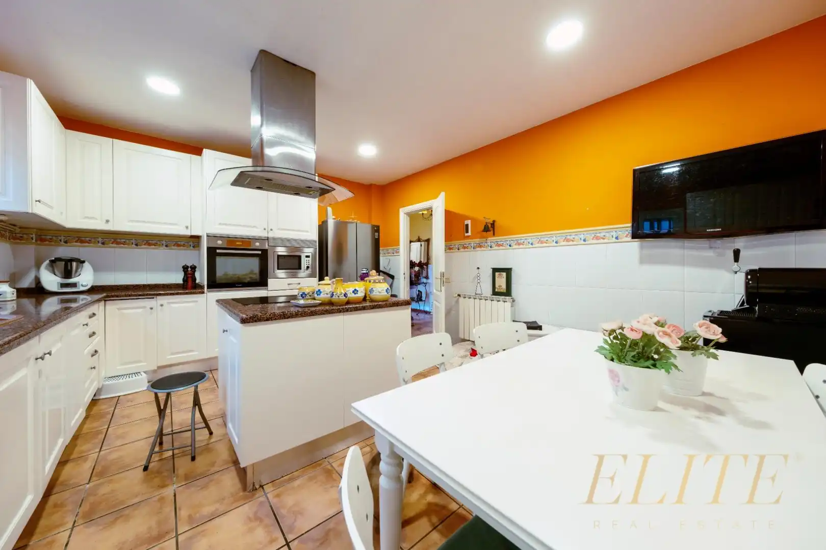 Cuina de Casa o xalet en venda en Santa Brígida amb Aire condicionat, Jardí privat i Terrassa