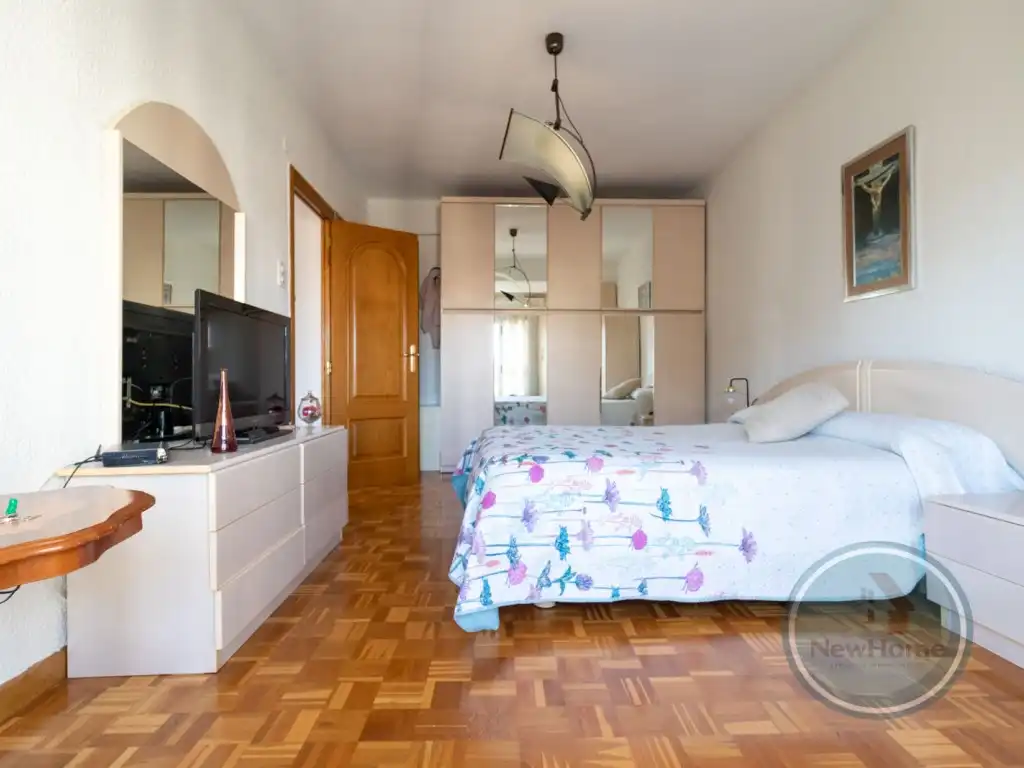 Bedroom of Flat for rent in Elche / Elx  with Air Conditioner and Balcony