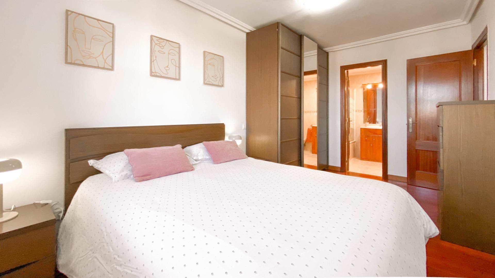 Habitación de Piso de alquiler en Santa Cruz de Bezana con Calefacción y Piscina comunitaria