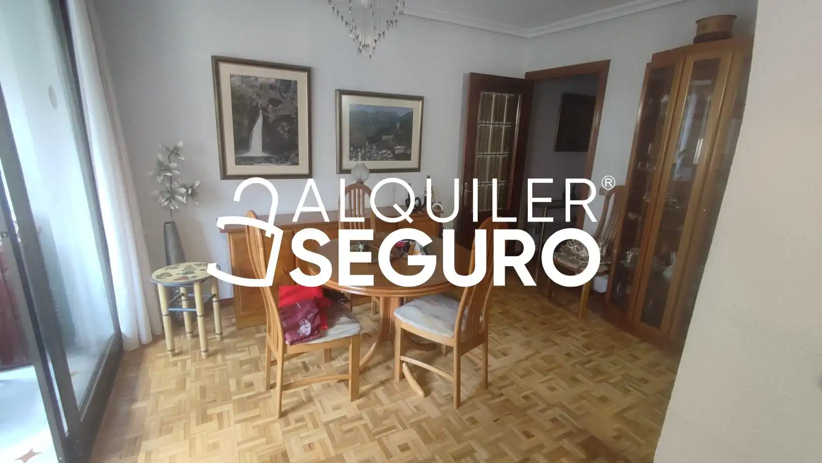 Menjador de Pis de lloguer en Madrid amb Calefacció, Terrassa i Moblat