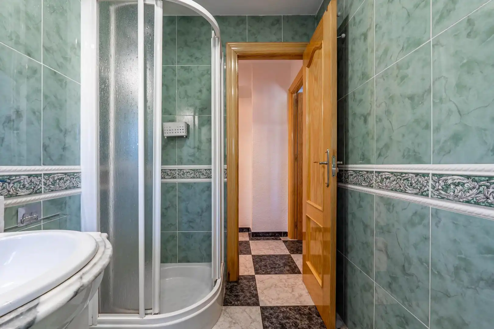 Bathroom of Flat for sale in Granada  with Balcony