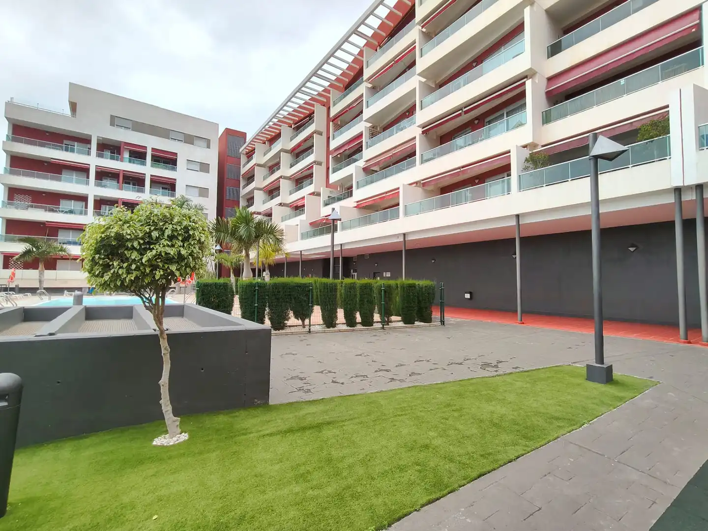 Vista exterior de Pis en venda en Las Palmas de Gran Canaria amb Terrassa, Traster i Piscina comunitària