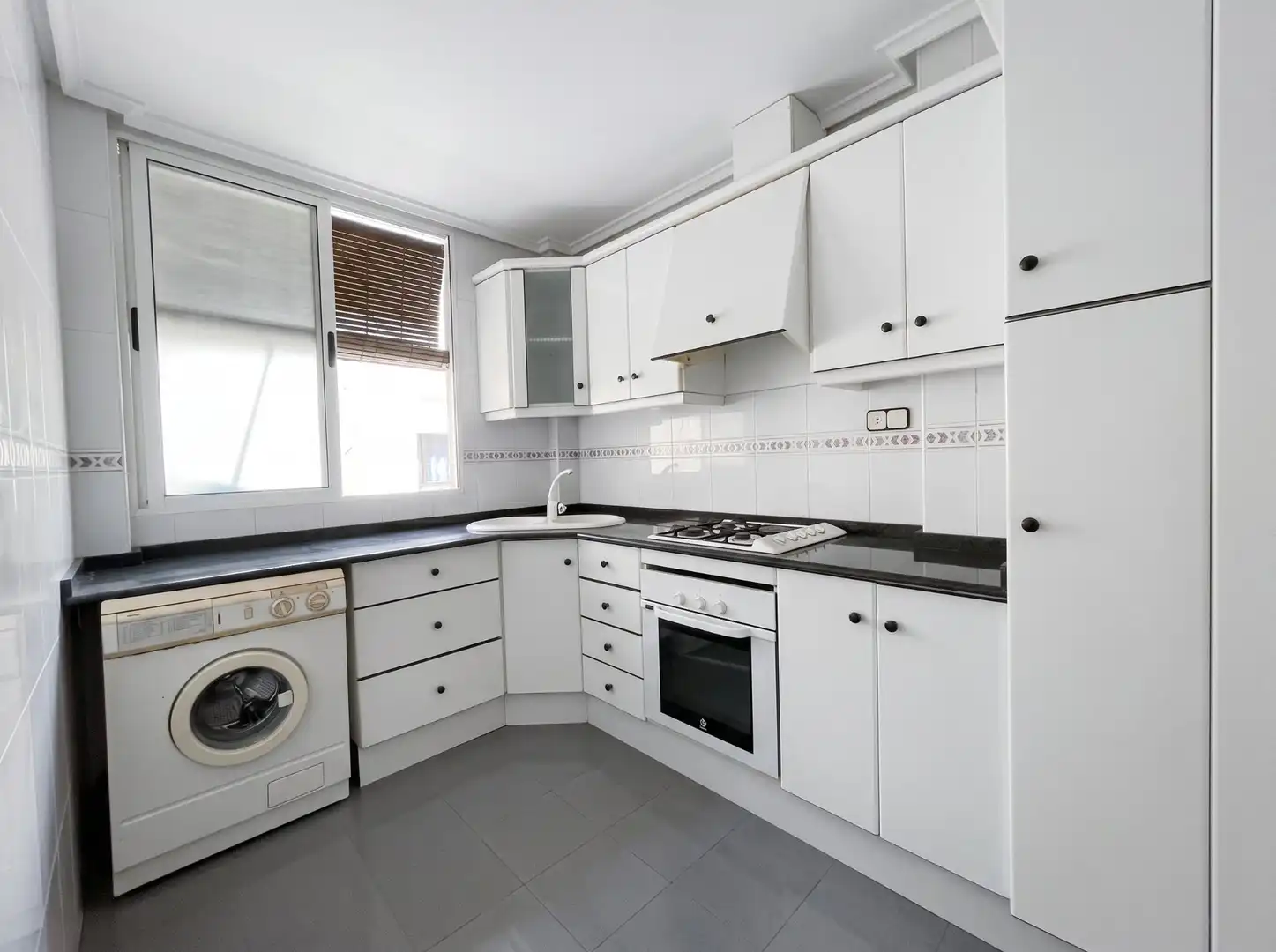 Küche von Wohnung zum Verkauf in Águilas mit Terrasse und Schwimmbad