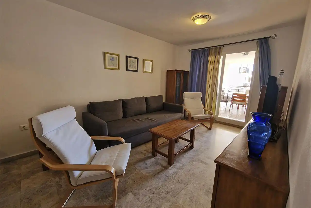 Sala d'estar de Pis de lloguer en Benalmádena amb Piscina i Moblat