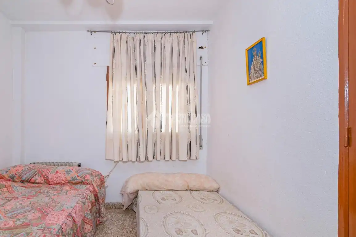 Habitación de Piso en venta en Lucena con Aire acondicionado y Amueblado