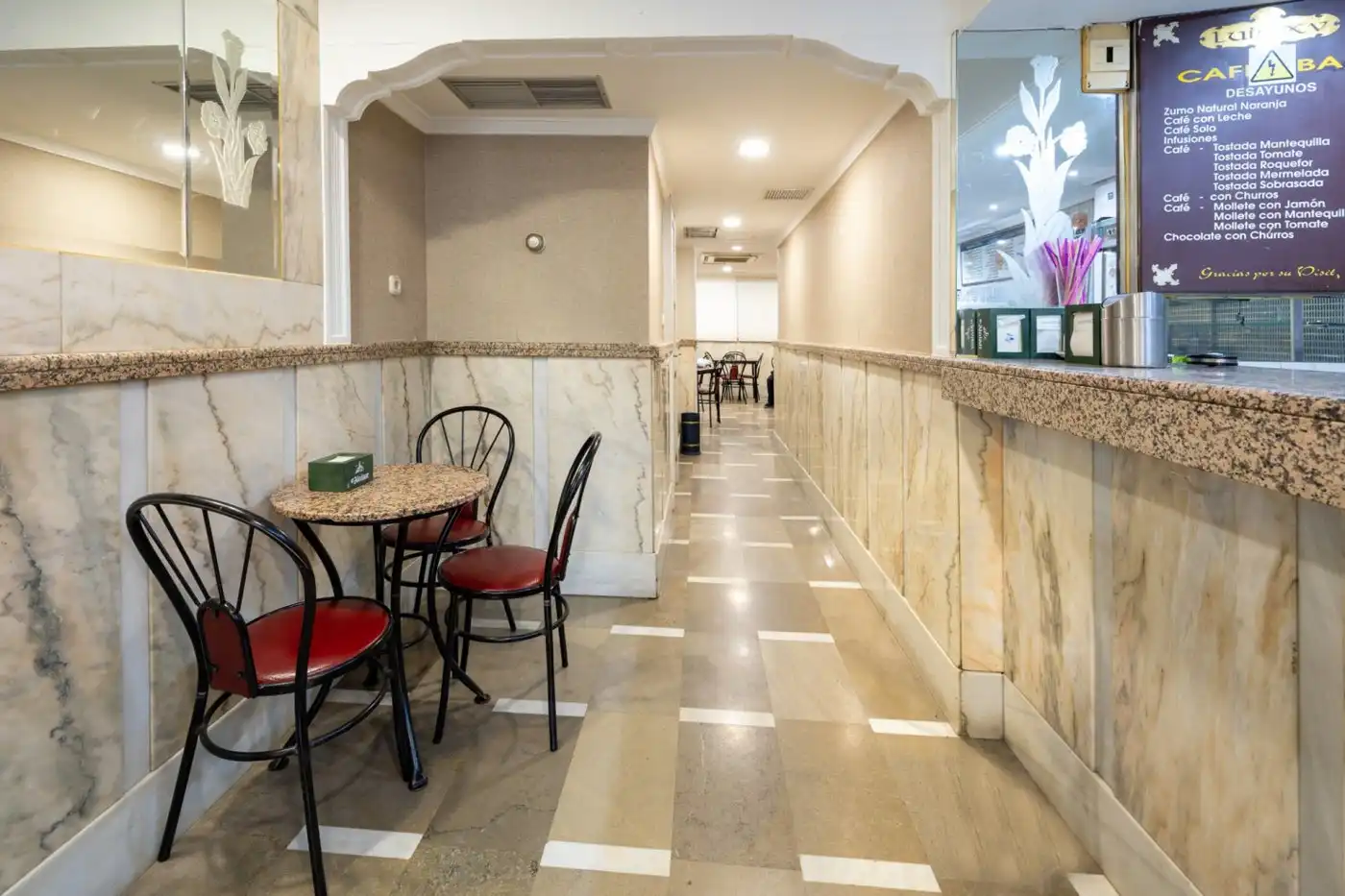Local en venta en Granada con Aire acondicionado y Amueblado