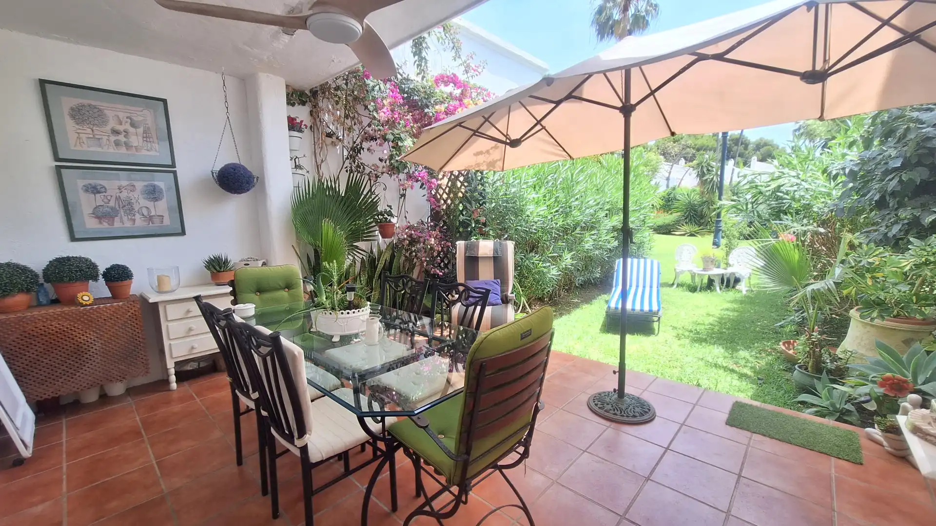 Terrace of Detached homes for sale in Estepona  with Air Conditioner, Terrace and Swimming Pool