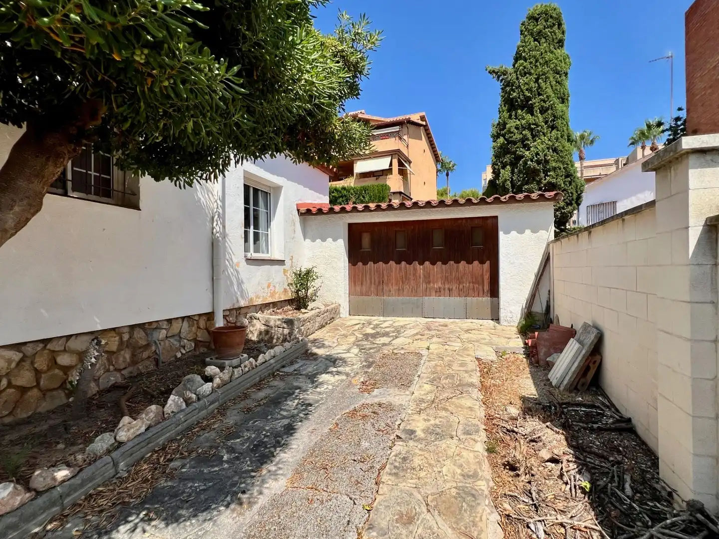Exterior view of Houses for sale in Roda de Berà  with Heating, Private garden and Terrace