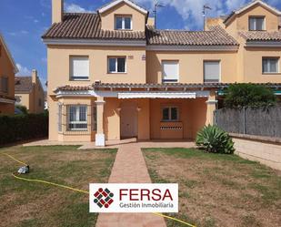 Vista exterior de Casa adosada de lloguer en El Puerto de Santa María amb Calefacció i Jardí privat